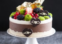 tort cu ciocolata si nuci macadamia